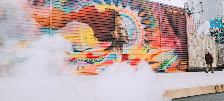 a mural in one of the best places in Mississippi to buy a second home