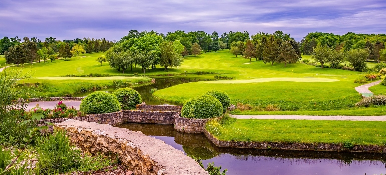 a nice park in one of best places in Tennessee for ex-New Yorkers