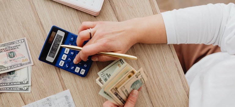 A person budgeting for moving to Oxford MS vs nearby cities