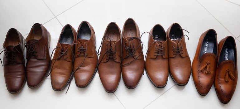 brown shoes 