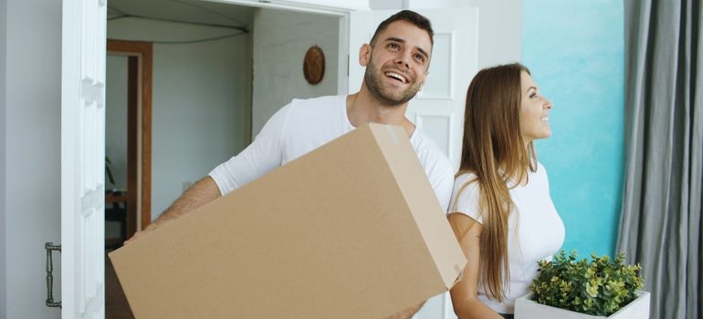 a happy couple moving from Memphis to Chattanooga